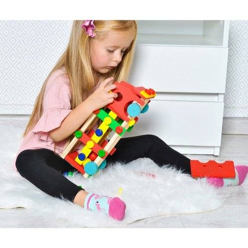 Camion de Lemn cu Suruburi pentru Dezvoltarea Creativitatii si stimularea Imaginatiei + Accesorii - Cumpara24