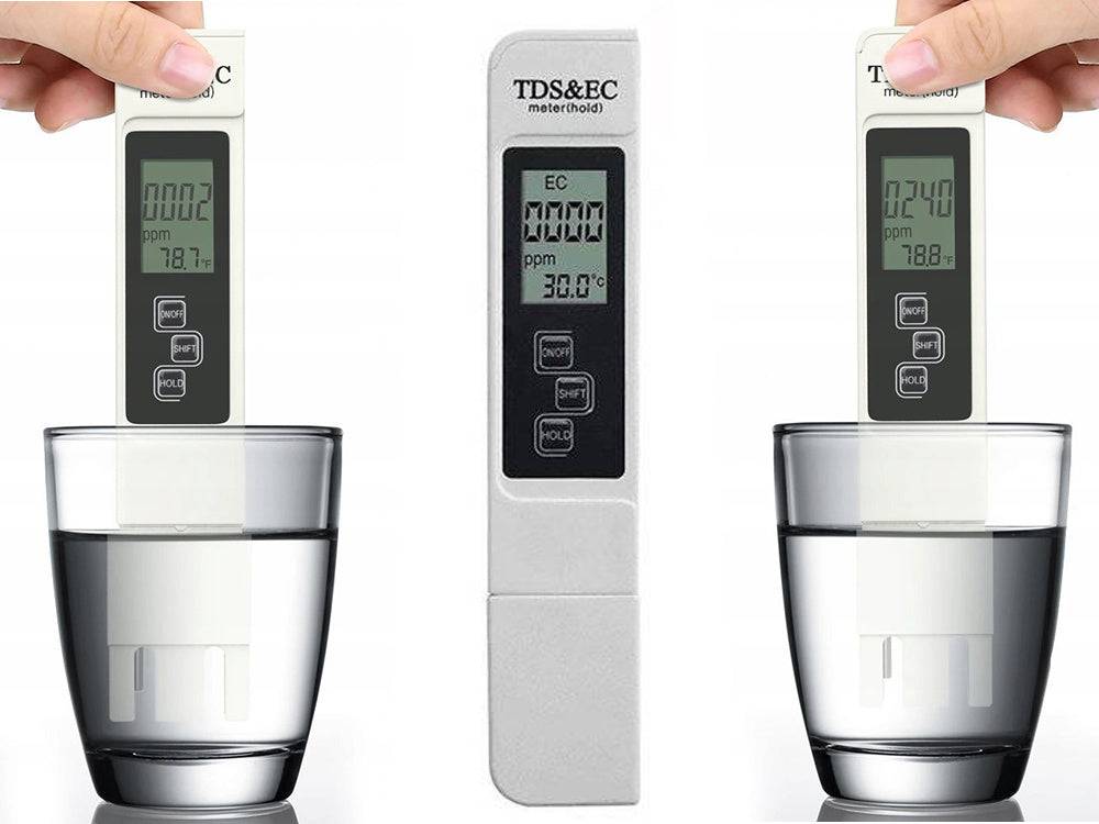 Dispozitiv digital TDS EC pentru testarea apei, utilizat în laboratoare și uz casnic.