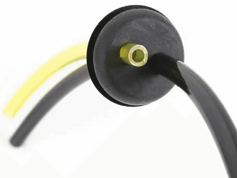 Furtun de combustibil cu filtru de 17 mm si conector din cauciuc. Potrivit pentru masini de tuns gazon si motocoase.