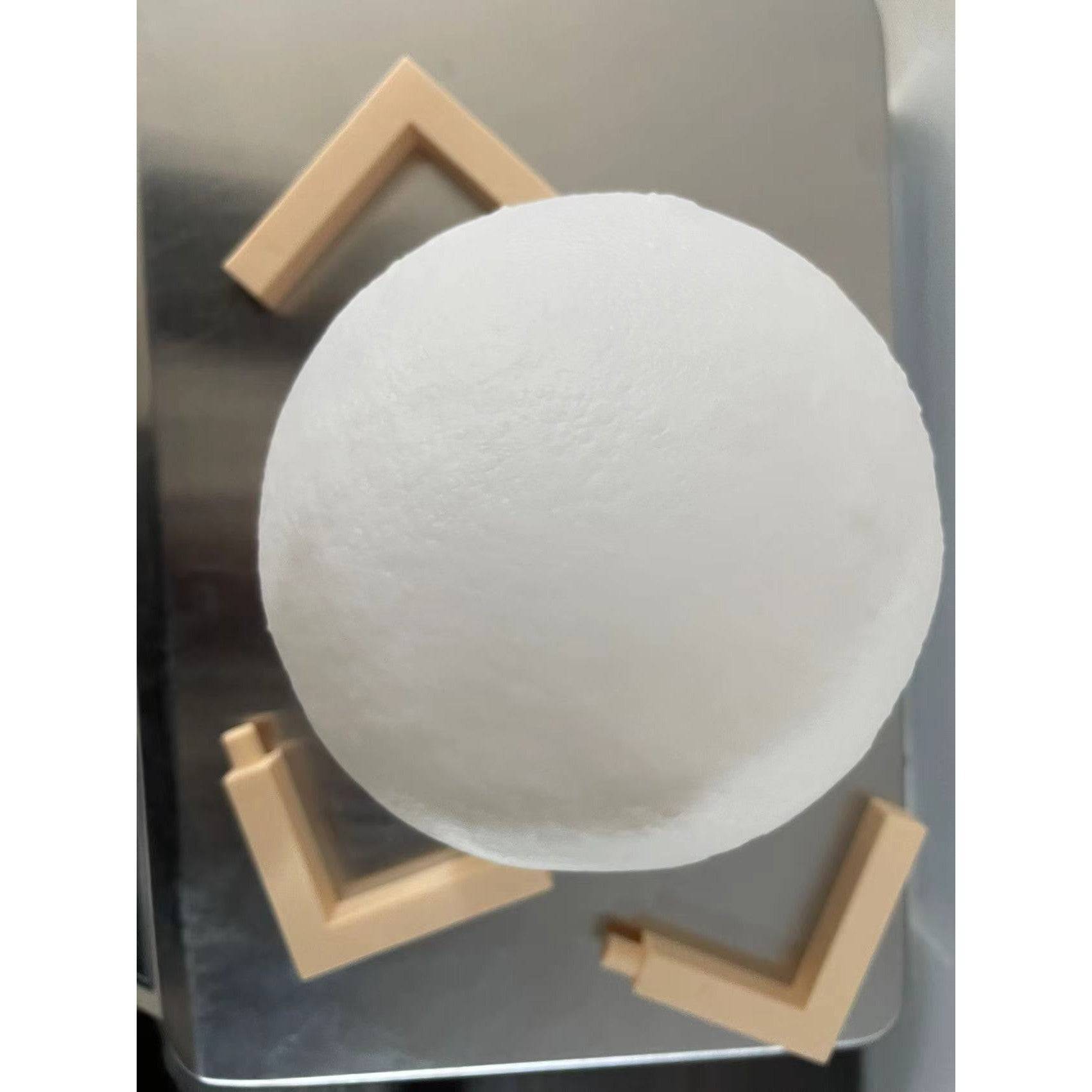 Lampa de Veghe Luna 3D, Lumina LED Alb Cald, Alimentare cu Baterii, Stand din Plastic Inclus, 12 cm - Cumpara24