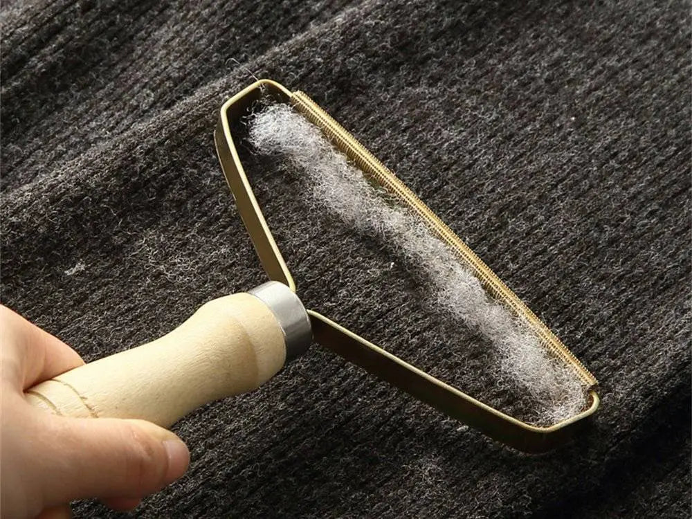 Perie Pentru Indepartarea Scamelor si a Parului de Animale, 15x12.5x1cm - Cumpara24