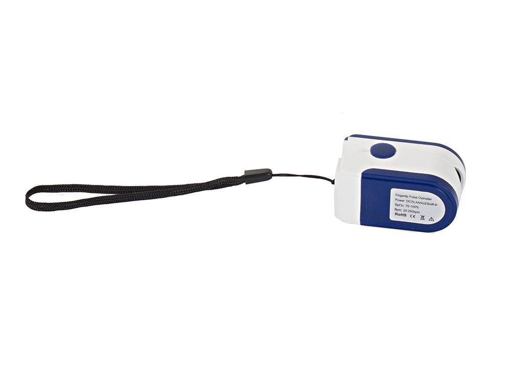 Pulsoximetru compact alb/albastru cu snur, ideal pentru monitorizarea sanatatii. Afisaj digital clar pentru masurarea SpO2 si pulsului. Disponibil pe Cumpara24.